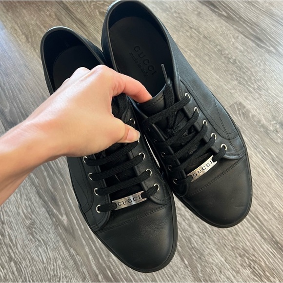 GUCCI PLAIN LEATHER SNEAKERS model 423301. All black. Size 8.5 main image 6